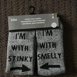 Comfy Toes I’m With Stinky Novelty Crew Socks Mens 7-11 Gray